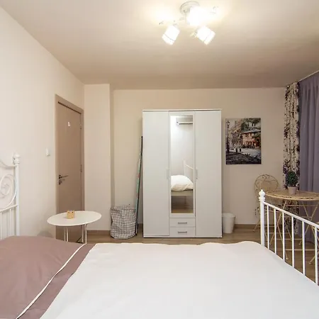 2br Flat Close To Sea Garden And Center Apartment